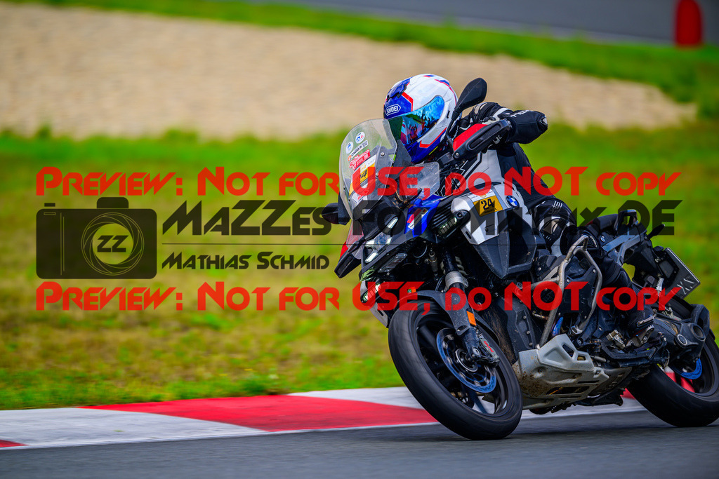 MaZZes_Fotomatrix_20250723_6007705_0221 | GELB