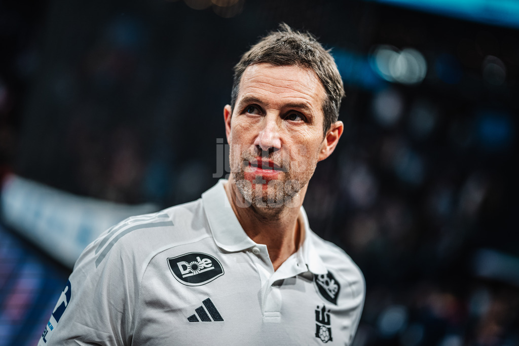 Handball | Männer | Saison 2024/2025 | DAIKIN Handball-Bundesliga | 10. Spieltag || Handball Sport Verein Hamburg vs. Füchse Berlin | 18.11.2024 | Trainer Torsten Jansen (Handball Sport Verein Hamburg)