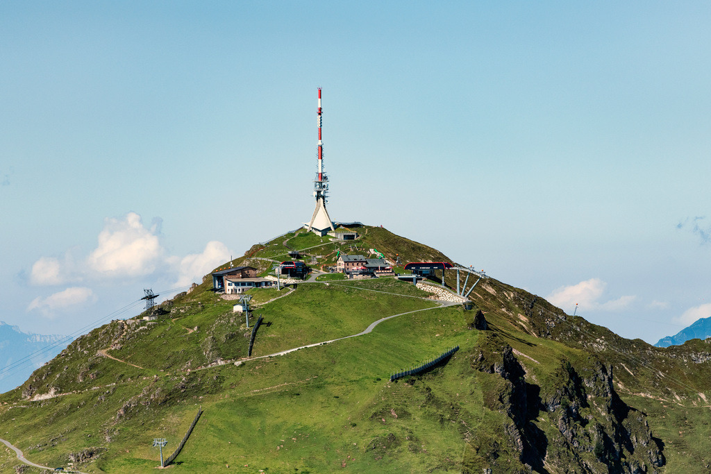 dr__0077446.jpg | KITZBüHEL 06.09.2021 Felsen- Massiv und Berglandschaft - Gipfel Kitzbüheler Horn in Kitzbühel in den Alpen in Tirol, Österreich. Weiterführende Informationen bei: Bergbahn Aktiengesellschaft Kitzbühel,  Kitzbüheler Alpen Marketing GmbH,  Tirol Werbung GmbH. // Rock and mountain landscape peak Kitzbueheler Horn in Kitzbuehel in the Alps in Tirol, Austria. Further information at: Bergbahn Aktiengesellschaft Kitzbuehel,  Kitzbueheler Alpen Marketing GmbH,  Tirol Werbung GmbH. Foto: Daniel Reiter