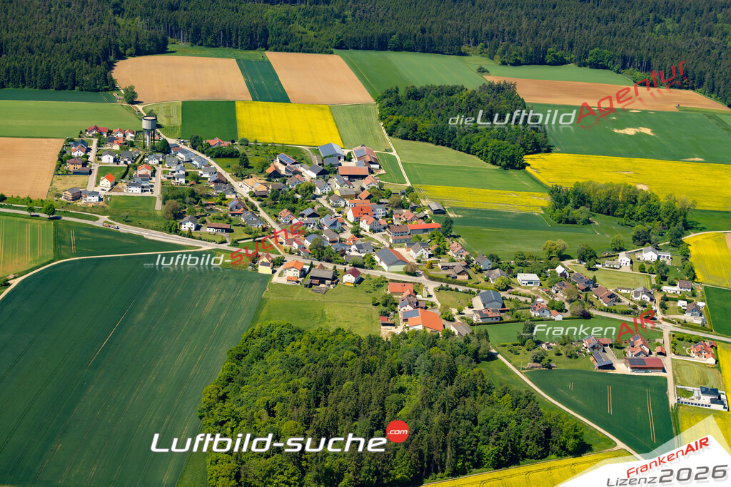 Luftbild Vs Google Maps  Grampersdorf  Beilngries -Das Luftbild wurde 2025 vom UL-Flugzeug heraus erstellt ( keine Drohne ) - Hochauflösende Luftaufnahme -Nicht vergleichbar mit Google Maps oder Satelittenbilder- Die Geschenkidee !Mit Lizenz und Bildrechte bestellbar
