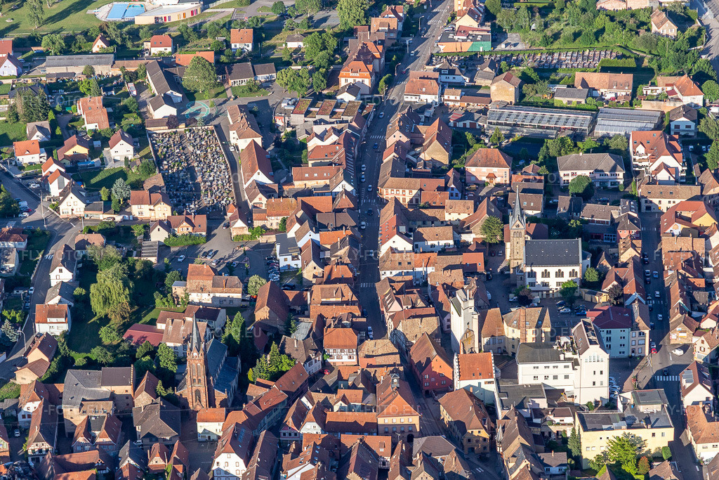 Vue aérienne: Vue de la ville à Val de Moder dans le département Bas Rhin, France. Photo: IMG_115444.jpg prise le 16/06/2019 par Werner Riehm/FLY-FOTO.eu – Résolution de l'original: 5190 x 3460 px