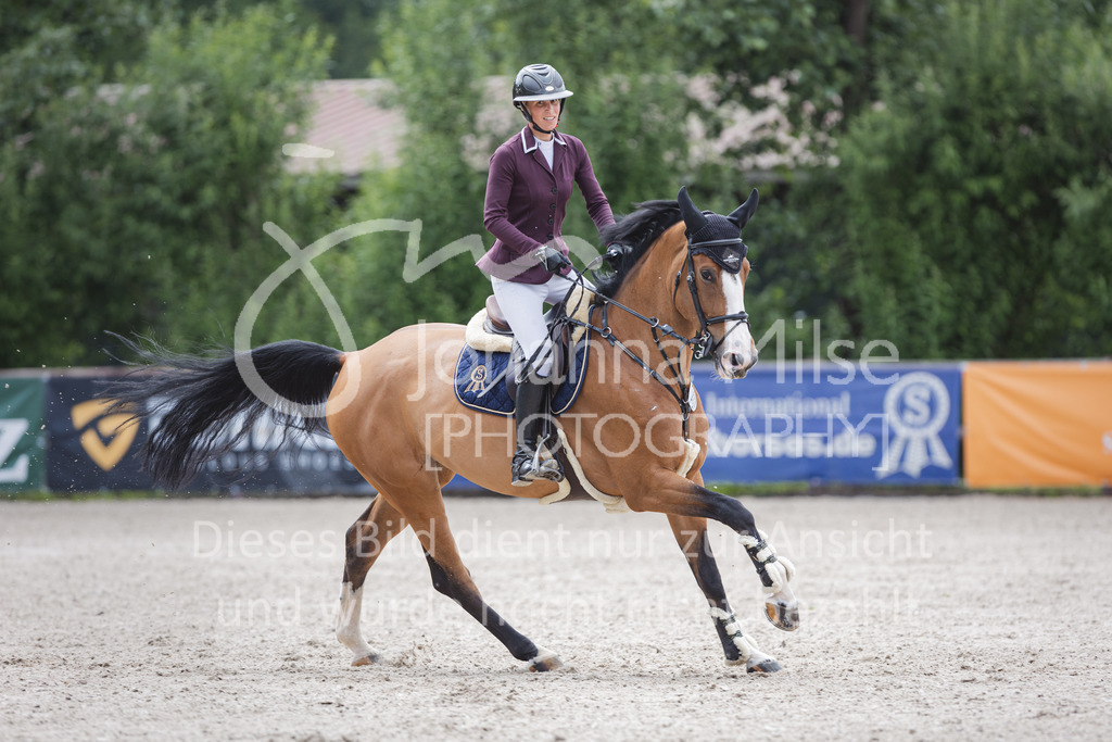 220614_Mühlen_SprPfM-635 | Late Entry Mühlen
Springprüfung Kl.M* 6-8j. Pferde gl. Einlaufprüfung für 6j. Pferde
14.06.2022