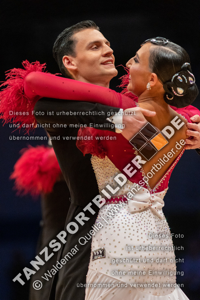 20221112-05603 | Hier finden Sie Tanz Bilder vom Latein und Standard Formationen tanzen. Sportbilder vom Tanzsport. Schöne Fotos und von Weltmeisterschaft, Europameisterschaft, Bundesliga, Regionalliga, Oberliga und Landesliga sowie von GOC Stuttgart, DanceComp, WM Bremen
