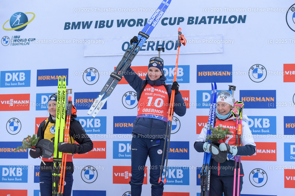 BMW IBU World Cup Biathlon - Oberhof (GER) 2024, 06.01.2024 | BMW IBU World Cup Biathlon - Oberhof (GER) 2024, FRAUEN 10 KM VERFOLGUNG am 06.01.2024 in ARENA AM RENNSTEIG in Oberhof, (Germany)

Image: Julia Simon FRA, Justine Braisaz-Bouchet FRA, Ingrid Landmark Tandrevold NOR - Realisiert mit Pictrs.com