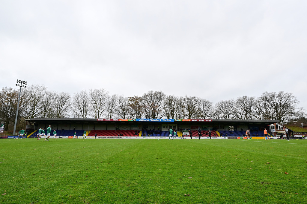 Fußball I Herren I Saison 2025-2026 I Regionalliga Nord I 21. Spieltag I FC St. Pauli II - VfB Lübeck | Symbol, Symbolfoto, Symbolbild, Sinnbild, Bildsymbol, Darstellung, Signum, Beispielbild, Musterbild, Referenzbild, Beispielfoto, Stockfoto, Archivaufnahme, Demonstrationsfoto, Vergleichsbild: Stadion, Edmund-Plambeck-Stadion, Ochsenzoller Str. 58 22848 Norderstedt, Edmund Plambeck Stadion - Realisiert mit Pictrs.com