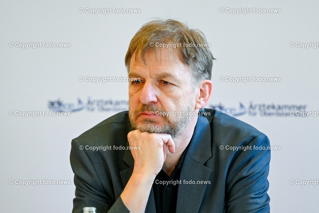 Pressekonferenz Aerztekammer für Ooe_ Aerzteteam sichert Versorgung in Linz Sued_ 22.03.2024-11 | 22.03.2024, Linz, AUT, Pressekonferenz Aerztekammer für Ooe, Aerzteteam sichert Versorgung in Linz Sued, im Bild Wolfgang Hockl (Referatsleiter fuer PVE in der Aerztekammer Ooe)