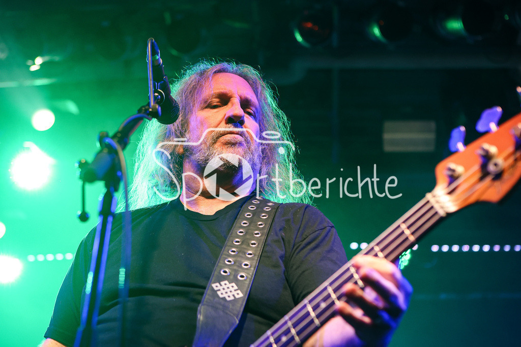 Night Of The Living Trash  | Sacred Reich Frontmann Phil Rind in Aktion beim Auftritt im Backstage Werk in Muenchen