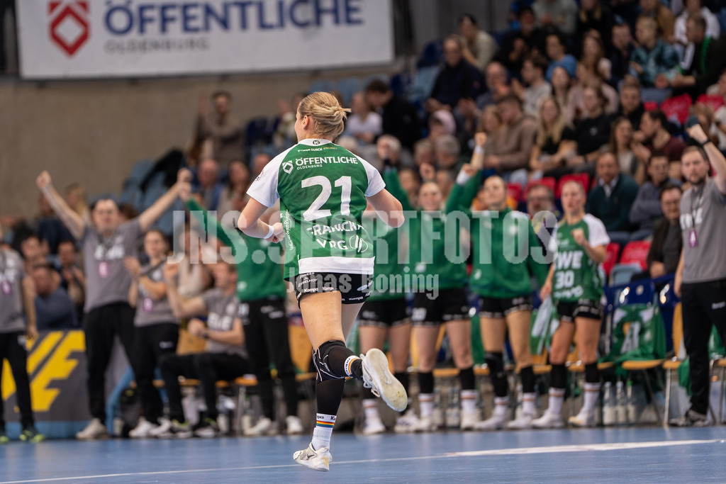 Handball I Frauen I Saison 2025-2026 I 1. HBF I 17. Spieltag I VFL Oldenburg - Thüringer HC I 0723 | Joanna Granicka (21, VfL Oldenburg) - Realisiert mit Pictrs.com
