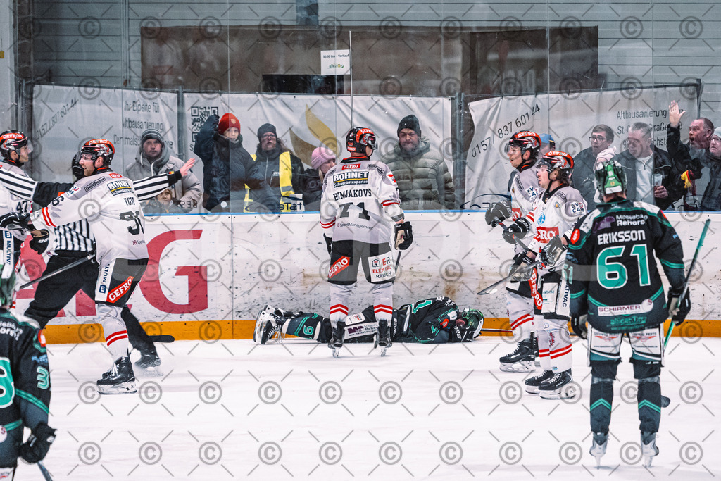 Alligators_vs_Memmingen_05_12_2025-187 | Höchstadt Alligators Fotogalerie: Eishockey-Action aus Franken. Professionelle Spielfotos, Portraits & Stadionbilder zum Download. Jetzt entdecken! - Realisiert mit Pictrs.com