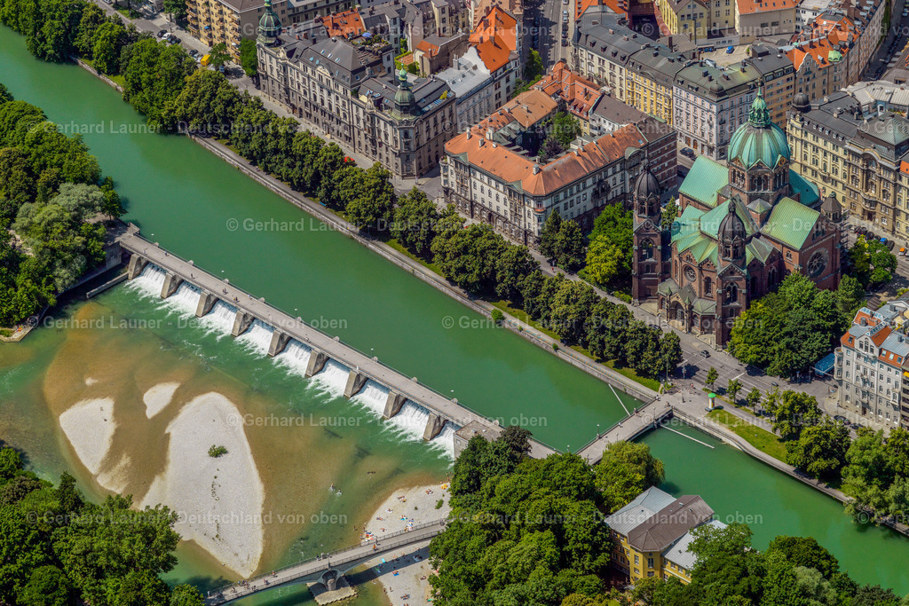 2810263 | Isar mit Wehrsteg, Kabelsteg und St. Lukas Kirche, München