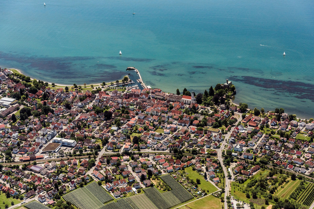 dr__0019082.jpg | LANGENARGEN 04.07.2017 Ortskern am Uferbereich des Bodensee in Langenargen im Bundesland Baden-Württemberg, Deutschland. // Village on the banks of the area Lake Constance in Langenargen in the state Baden-Wuerttemberg, Germany. Foto: Daniel Reiter