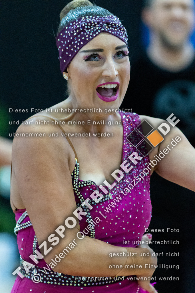 20230423-02149 | Hier finden Sie Tanz Bilder vom Latein und Standard Formationen tanzen. Sportbilder vom Tanzsport. Schöne Fotos und von Weltmeisterschaft, Europameisterschaft, Bundesliga, Regionalliga, Oberliga und Landesliga sowie von GOC Stuttgart, DanceComp, WM Bremen