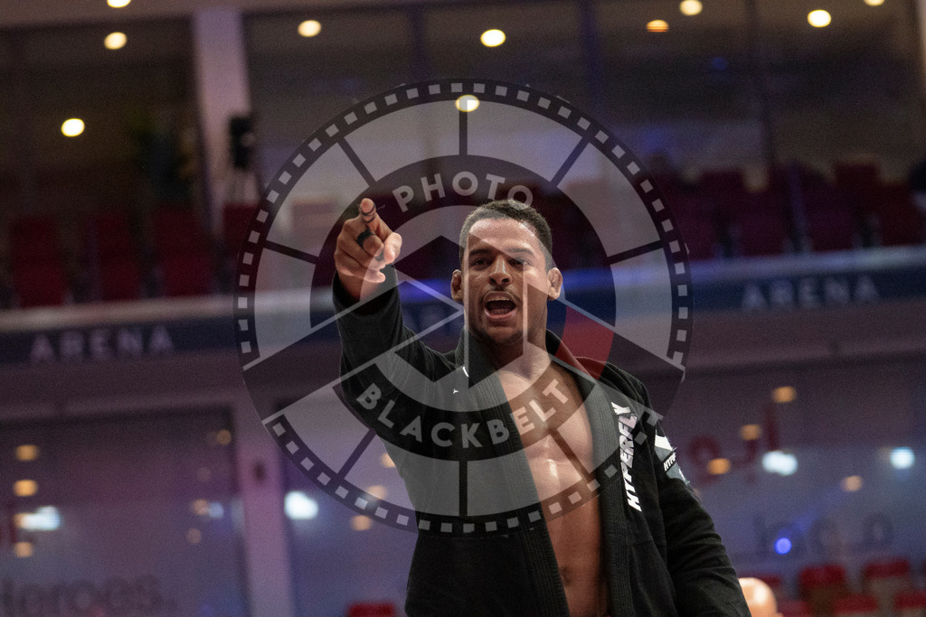 20231109PBB6826 | Fighters compete during the AJP World Professional Championship in the Mubadala Arena in Abu Dhabi, Arab United Emirates, on November 9, 2023.