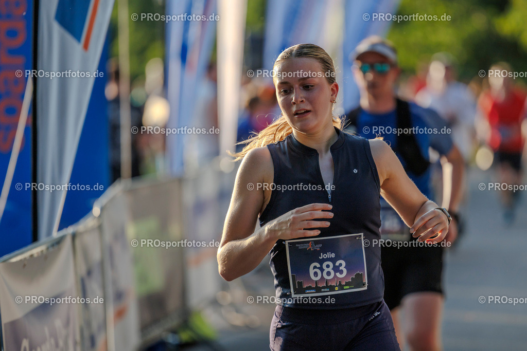 Sparda-Bank Nachtlauf Bonn; Bonn, 18.06.2025 | Impressionen vom Sparda-Bank Nachtlauf Bonn am 18.06.2025 in Bonn (Nordrhein-Westfalen). 