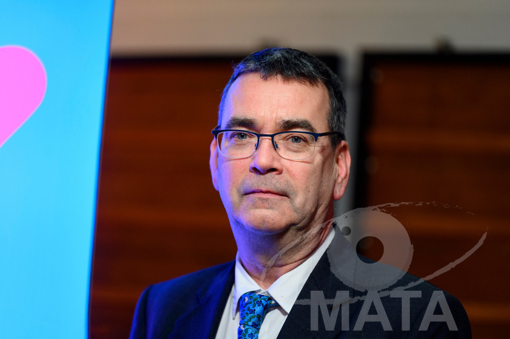 _DWA5519 | Mick Herron bei der lit.Cologne 2023 Veranstaltung 'Mick Herron erklärt die London Rules' im Ostermann-Saal. Köln, 08.03.2023 - Realisiert mit Pictrs.com