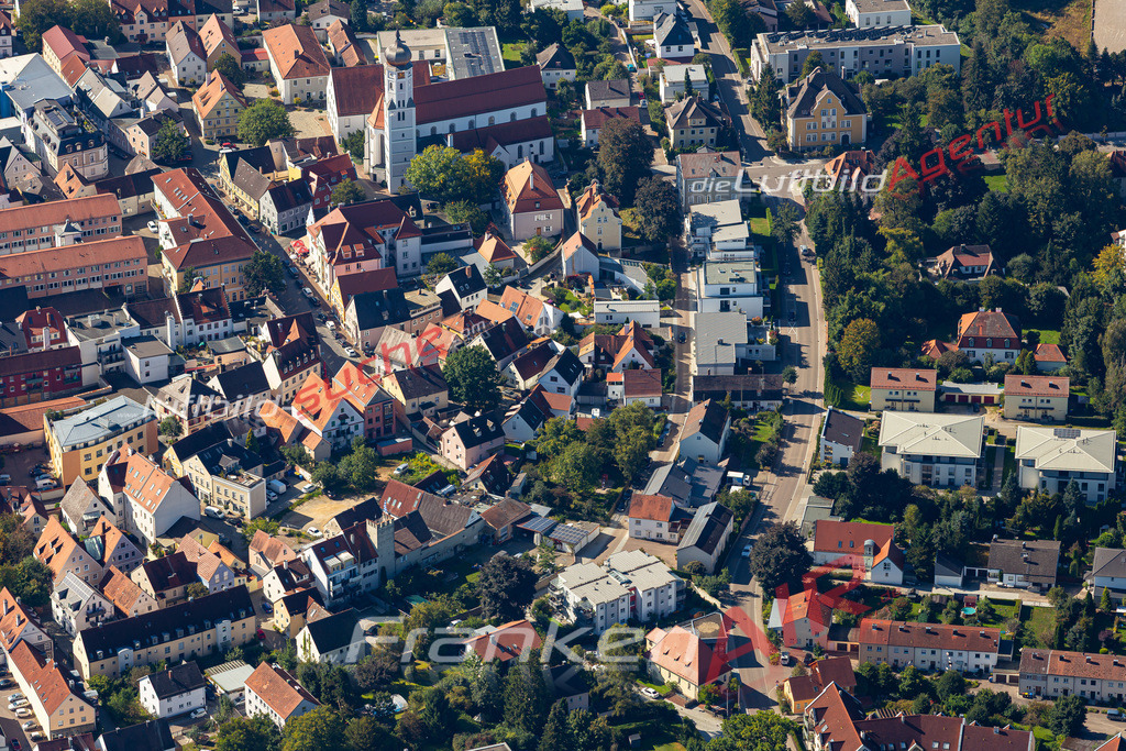 Aktuelles Luftbild von  Aichach Kauf mit Lizenz / Bildrechten möglich- Die Luftaufnahme wurde 2021 mittels UL-Flugzeug erstellt ( keine Drohne ) - hochauflösende Kamera-Systeme von  Canon -Beste Qualität - Für grossformatige Ausdrucke geeignet. Die Geschenkidee !