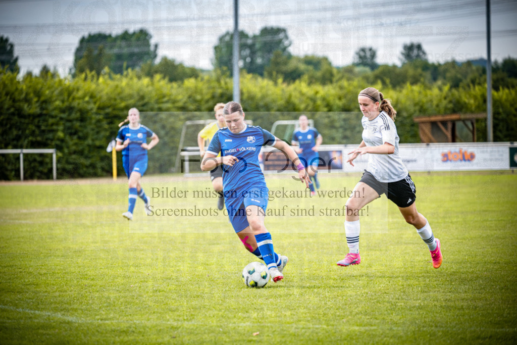 SG Bohmte/Ostercappeln/Schwagstorf - SV Harderberg - Frauen Bezirkpokal | Frauen Bezirkpokal · 1. Damen - 1. Damen · Sportplatz - Realisiert mit Pictrs.com