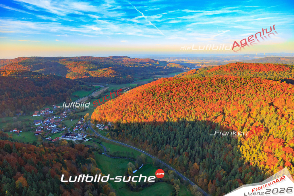 Die Luftaufnahme Kleinziegenfelder_tal - Weismain wurde 2017 mittels Flugzeug (keine Drohne) erstellt. Perfekte Schärfe und Druck- Auflösung- Garantiert!