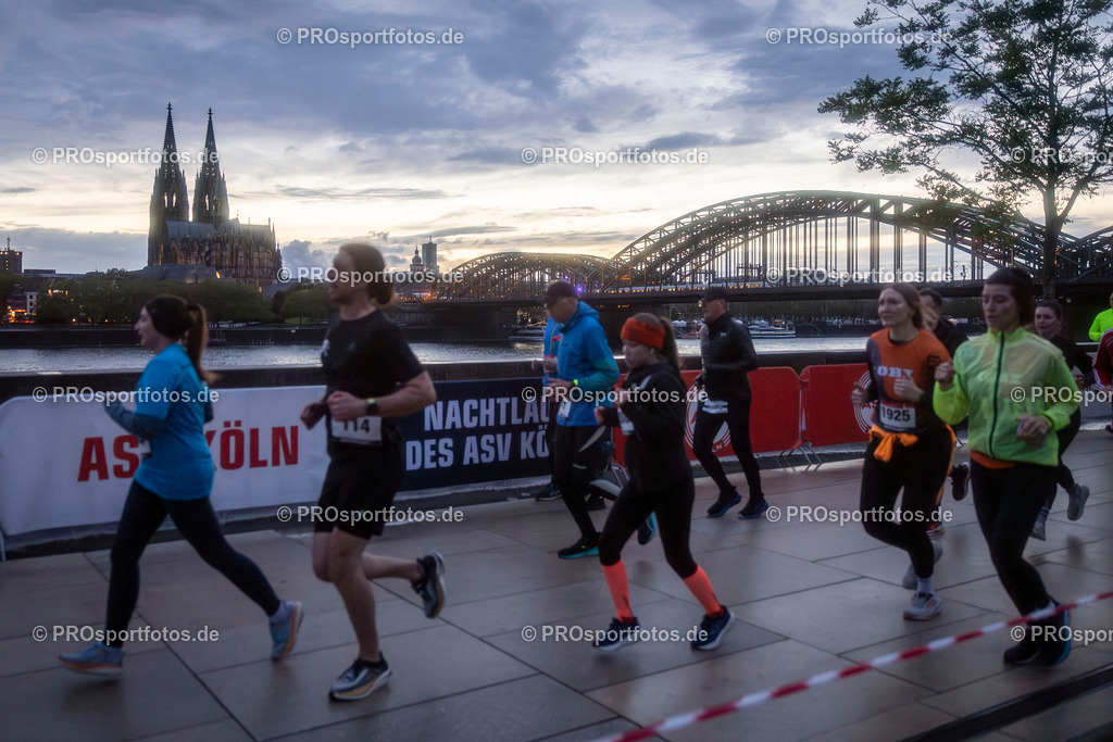 23. ASV Nachtlauf; Koeln, 13.05.26 | Impressionen vom 23. ASV Nachtlauf am 13.05.26 am Tanzbrunnen in Koeln. Foto: BEAUTIFUL SPORTS/Leah Kohring