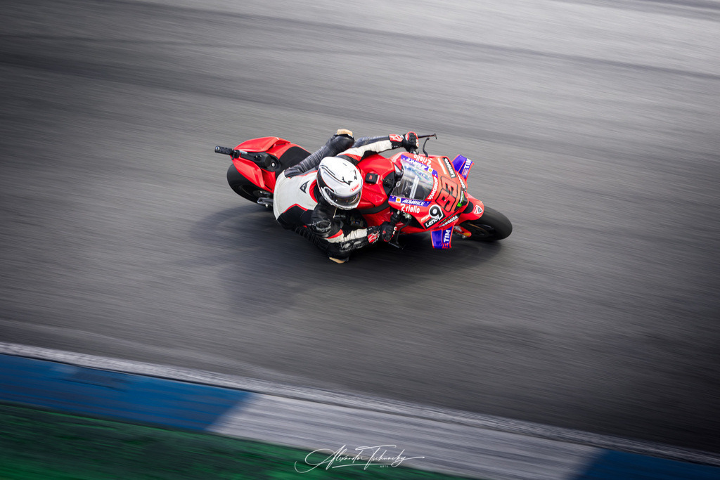 Ducati Trackday Hockenheimring 2026 | Entdecken Sie die faszinierende Welt von Alexander Tschuncky Arts: Kreative Fotografie, atemberaubende Automobilkunst und hochwertiger Bilderdruck. Lassen Sie sich inspirieren! - Realisiert mit Pictrs.com