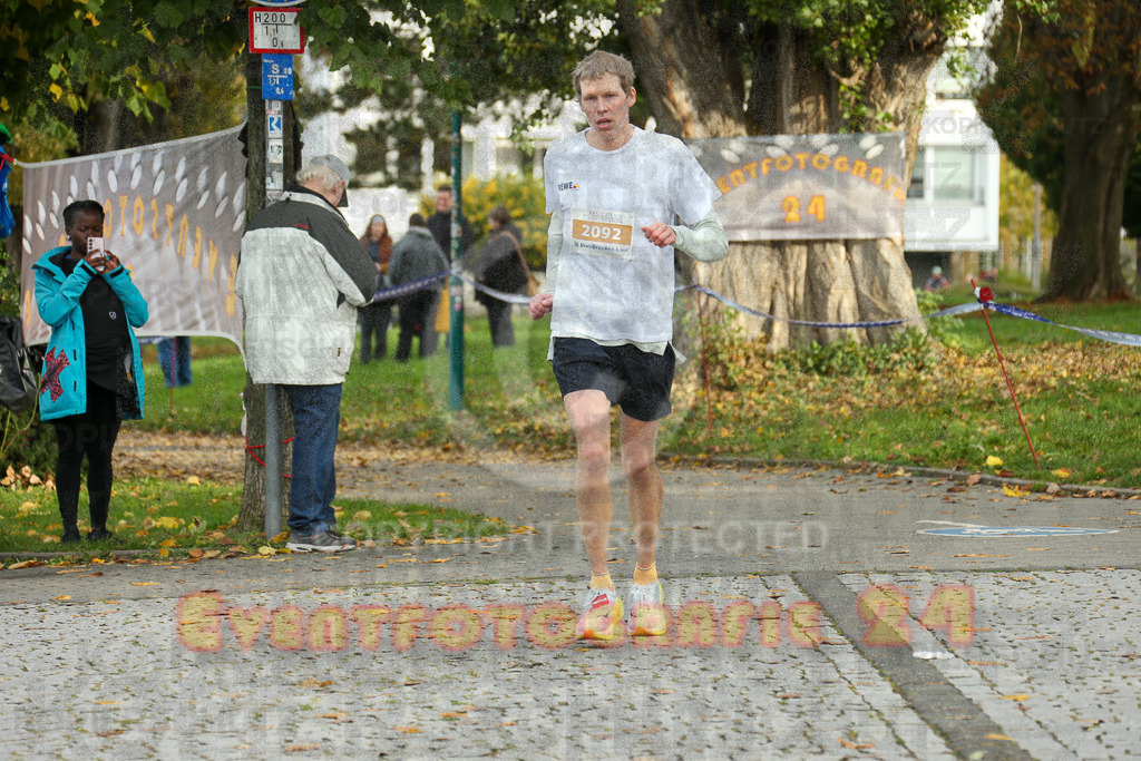 241020_1004_EX1_7639 | Sportfotografie im Rhein-Sieg Kreis, Köln, Bonn, NRW, Rheinland Pfalz, Hessen, etc. Unser Tätigkeitsfeld umfasst den Laufsport vom Volkslauf über den Marathon, Duathlon, Triathon bis zum Ultralauf wie Kölnpfad Ultra oder Schindertrail.
