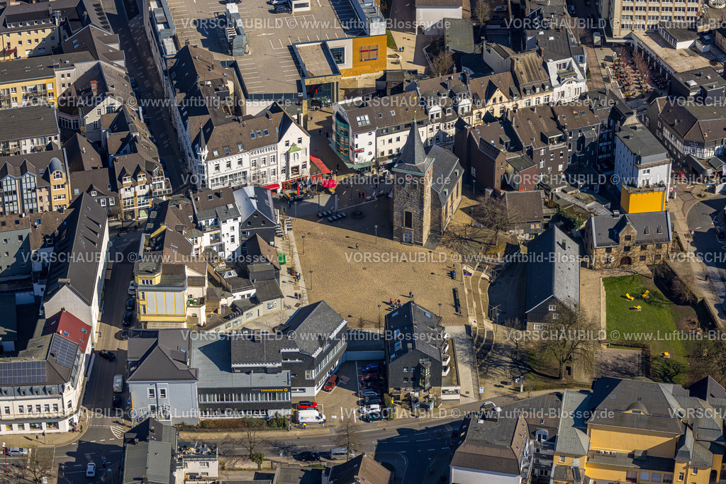 Velbert240301570 | Luftbild, Alte Kirche Velbert und Marktplatz, Wohnhäuser, Velbert, Ruhrgebiet, Nordrhein-Westfalen, Deutschland