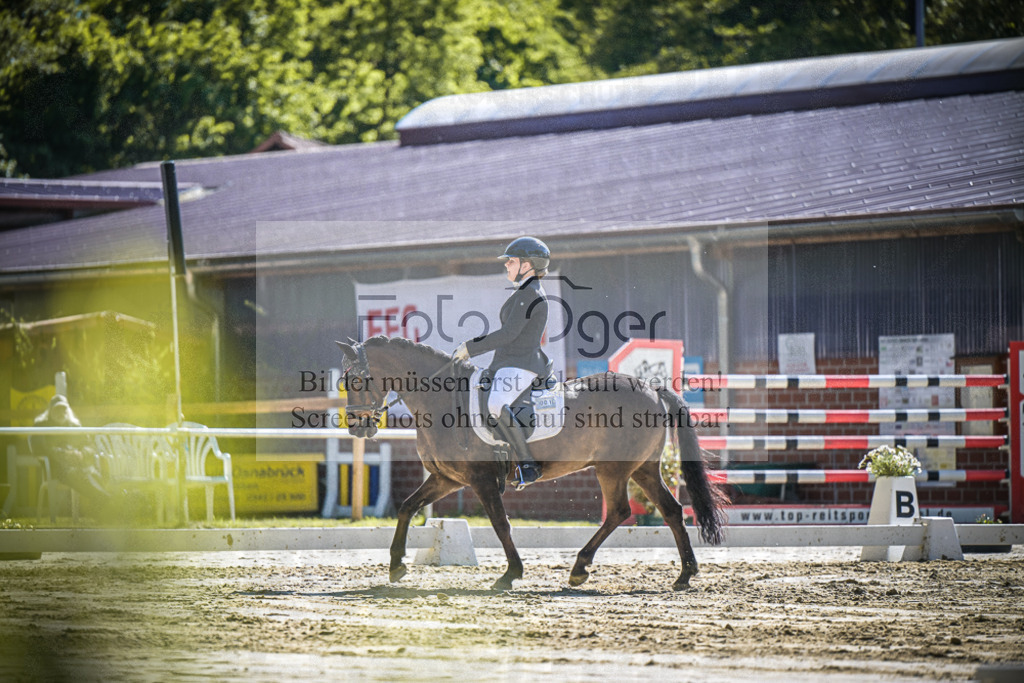 DOS_2606 | Entdecke hochwertige Reitturnierfotos von Foto Oger. Professionell, emotional und authentisch – jetzt Lieblingsmomente im Shop bestellen.Deutschlandweite Turnierfotografie. - Realisiert mit Pictrs.com