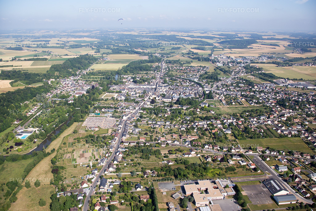Aerial view: View of the town in Montoire-sur-le-Loir in the state Loir et Cher, France.Photo: IMG_081163.jpg taken on 06/19/2015 by Werner Riehm/FLY-FOTO.comResolution of the original: 5472 x 3648 px