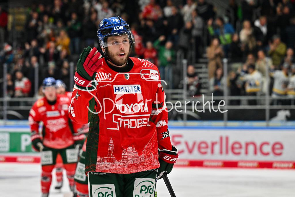 Augsburger Panther - Kölner Haie | Jubel der Panther nach dem Treffer zum 2-1 durch Riley DAMIANI (Augsburger Panther #19) / Tor / Torschuetze / Freude / Happy / DEL: Augsburger Panther - Kölner Haie; Curt Frenzel Stadion am 26.09.2025