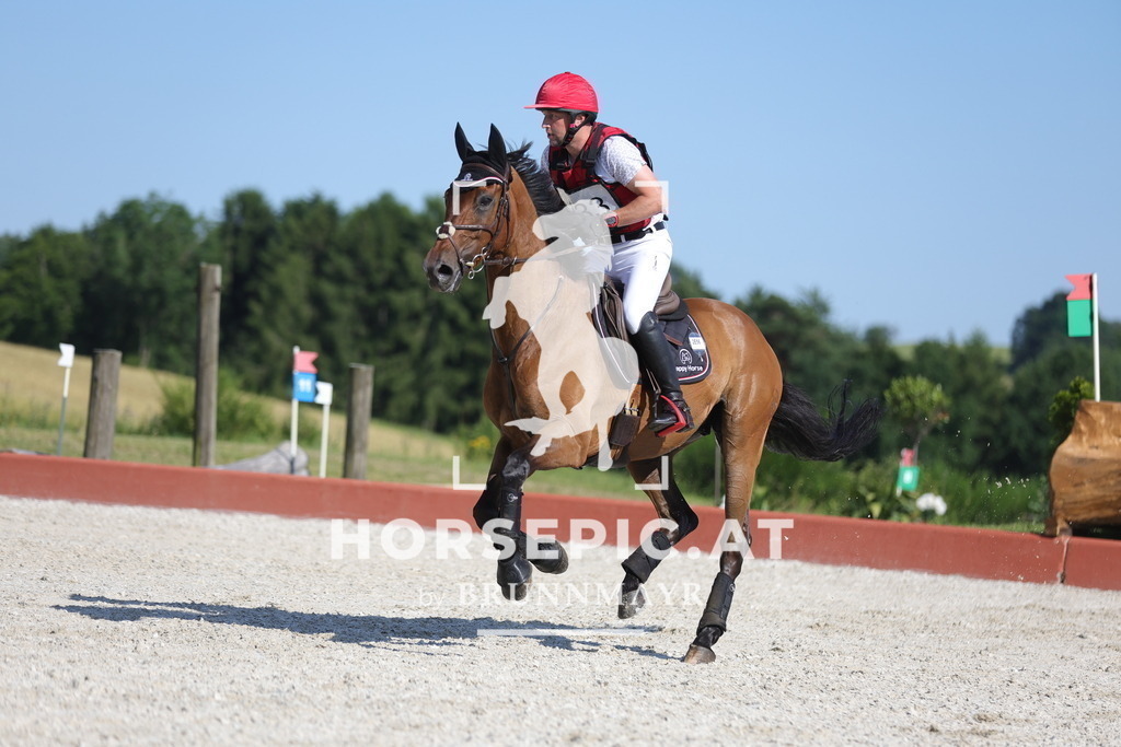 0P6A6435 | Willkommen bei Brunnmayr - Design & Fotografie – Ihrem Spezialisten für Reitturniere und Pferdeveranstaltungen in Oberösterreich, Salzburg und Bayern! Seit über 17 Jahren sind wir leidenschaftlich dabei.