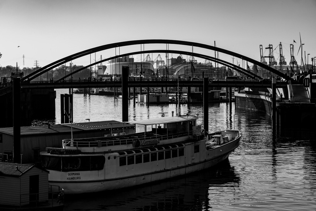 _MSC1016 | Fotografie, Shop, Art, Kunst, Feuer, Schwarzweiß, SW, BW, Black and White, Foto, Hamburg, Hamburger Hafen, Hamburg City, Hafen, Fotokunst, Photoart, Feuer, Feuerfotos, fire, fire photo - Realisiert mit Pictrs.com