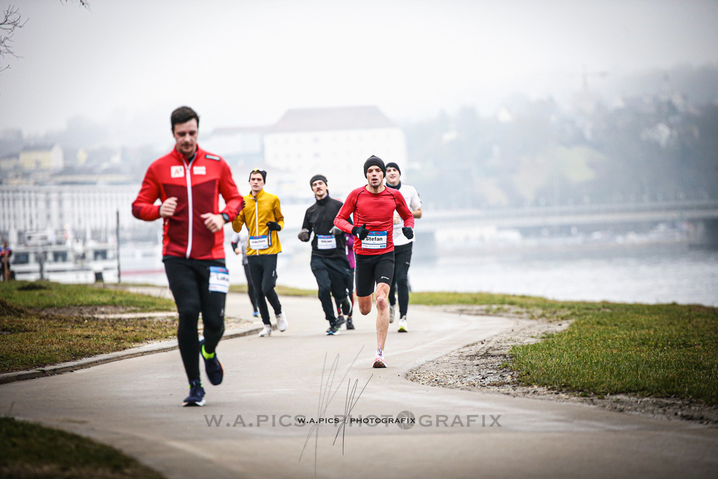 ..... | Linz, AUSTRIA,14. Dezember 25, ALOHA WINTERLAUF DEZEMBER 25 , Image shows: Photo: WAPICS / Andreas Willdoner