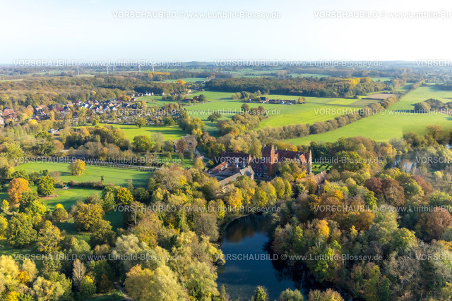 Hamm221015004 | Luftbild, Schloss Heessen, Wiesen und Felder in Herbstfarben, Fernsicht, Heessen, Hamm, Ruhrgebiet, Nordrhein-Westfalen, Deutschland