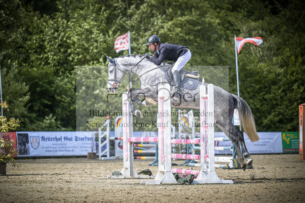 DOS_9758 | Entdecke hochwertige Reitturnierfotos von Foto Oger. Professionell, emotional und authentisch – jetzt Lieblingsmomente im Shop bestellen.Deutschlandweite Turnierfotografie. - Realisiert mit Pictrs.com