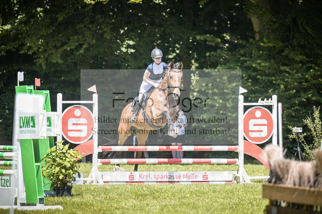 DOS_4427 | Entdecke hochwertige Reitturnierfotos von Foto Oger. Professionell, emotional und authentisch – jetzt Lieblingsmomente im Shop bestellen.Deutschlandweite Turnierfotografie. - Realisiert mit Pictrs.com