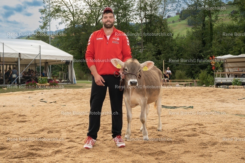 Burch Jonas (2) | René Burch leidenschaftlicher Fotograf aus Kerns in Obwalden.  Hier finden sie Sport, Landschaft und Natur Fotografie.
 - Realisiert mit Pictrs.com