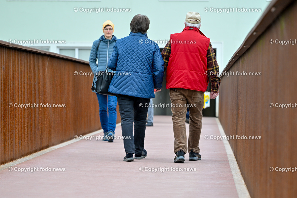 Steyr_ Ennssteg_ 21.03.2024-14 | 21.03.2024, Steyr, AUT, Steyr, im Bild Ennssteg, Enns, Fluss, Uebergang, Bruecke, Fussgaenger, Feature, Symbolbild