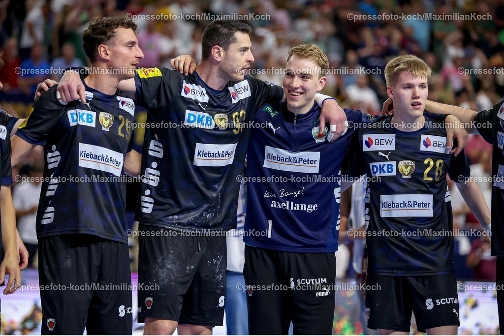 KoeEHF14062501086 | 14.06.2025, Handball, Halbfinale TruckScout24 EHF FINAL4, LANXESS arena Köln, Füchse Berlin - HBC Nantes: Jubel der Füchse Berlin nach dem EInzug  ins Finale. Lukas Herburger (Fuechse Berlin #29) Mijajlo Marsenic  (Fuechse Berlin #93) Lukas Herburger (Fuechse Berlin #29) Torwart Lasse Ludwig  (Fuechse Berlin # #01) Jan Grüner  (Fuechse Berlin #28) 