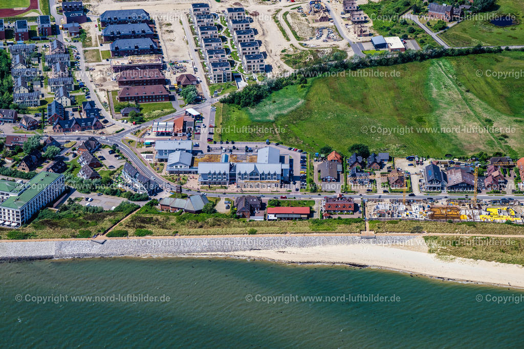 Sylt_List_Lister_Markt_ELS_5851130625 | LIST 13.06.2025 Ortsansicht an der Meeres-Küste in List auf der Insel Sylt im Bundesland Schleswig-Holstein, Deutschland. // Townscape on the seacoast in List at the island Sylt in the state Schleswig-Holstein, Germany. Foto: Martin Elsen