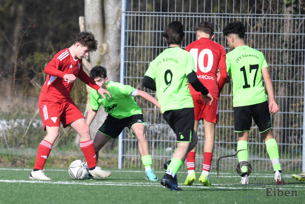 JFV Edewecht-TSV Bemerode U15 | C-Jugend Niedersachsenliga; JFV Edewecht (grün)-TSV Bemerode U15 (rot) am 09.03.2024; in Edewecht (Sportpark Göhlenweg), Photo: Philip Eiben 2024 - Realisiert mit Pictrs.com