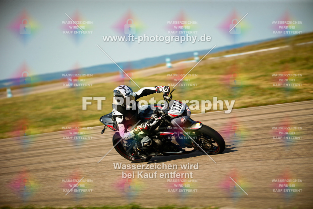 _MOT5840 | Hier findet Ihr Bilder von Touristenfahrten auf der Nürburgring Nordschleife oder von anderen Veranstaltungen die ich besucht habe. Viel Spass beim Durch Schauen 