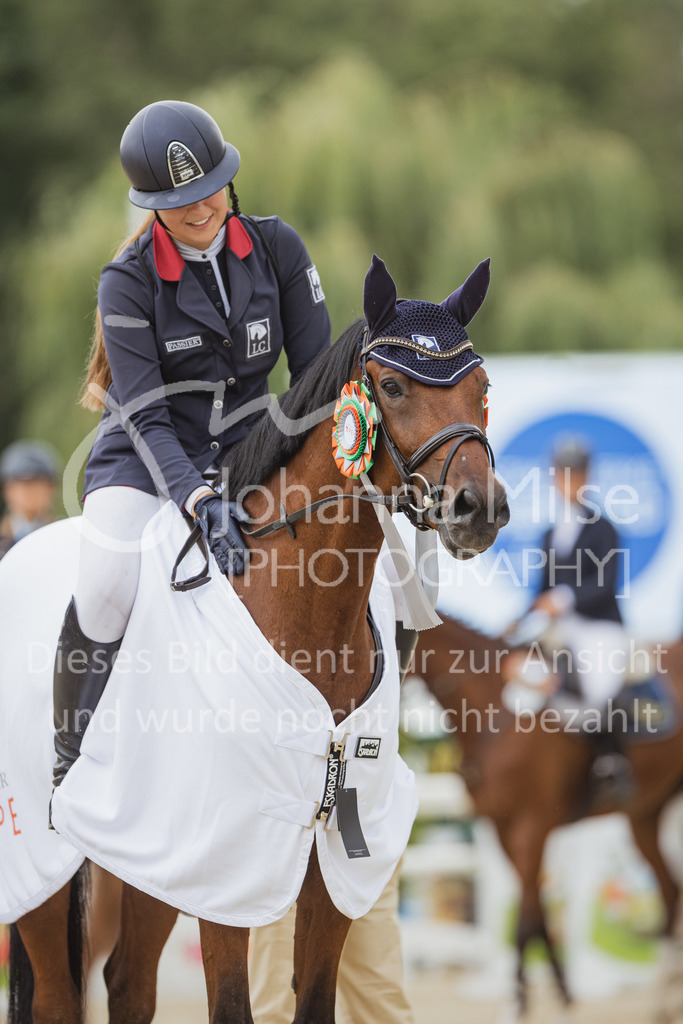 220731_BHO_BT_M1-Spr-193 | Deine schönsten Turniermomente als professionelle Fotos! Entdecke hochwertige Pferdesport-Fotografie im Online-Shop. Jetzt Fotos finden & bestellen!