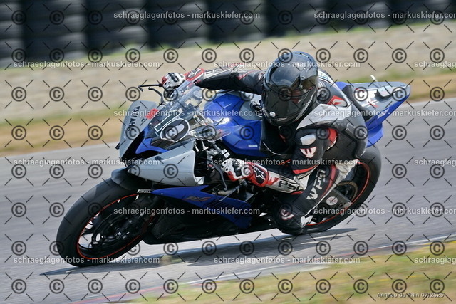 25bt04-1513 | markuskiefer.com - Realisiert mit Pictrs.com