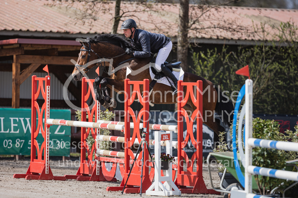 230411_Mühlen_03SprPf-L-313 | Deine schönsten Turniermomente als professionelle Fotos! Entdecke hochwertige Pferdesport-Fotografie im Online-Shop. Jetzt Fotos finden & bestellen!