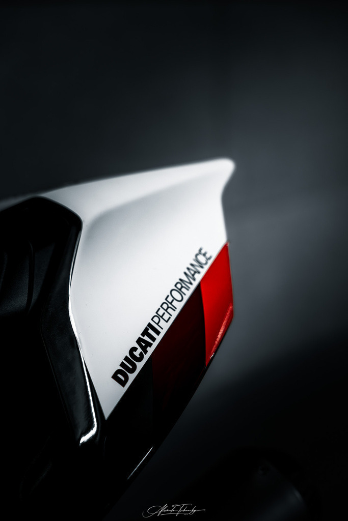 Ducati Panigale V4S | Entdecken Sie die faszinierende Welt von Alexander Tschuncky Arts: Kreative Fotografie, atemberaubende Automobilkunst und hochwertiger Bilderdruck. Lassen Sie sich inspirieren! - Realisiert mit Pictrs.com