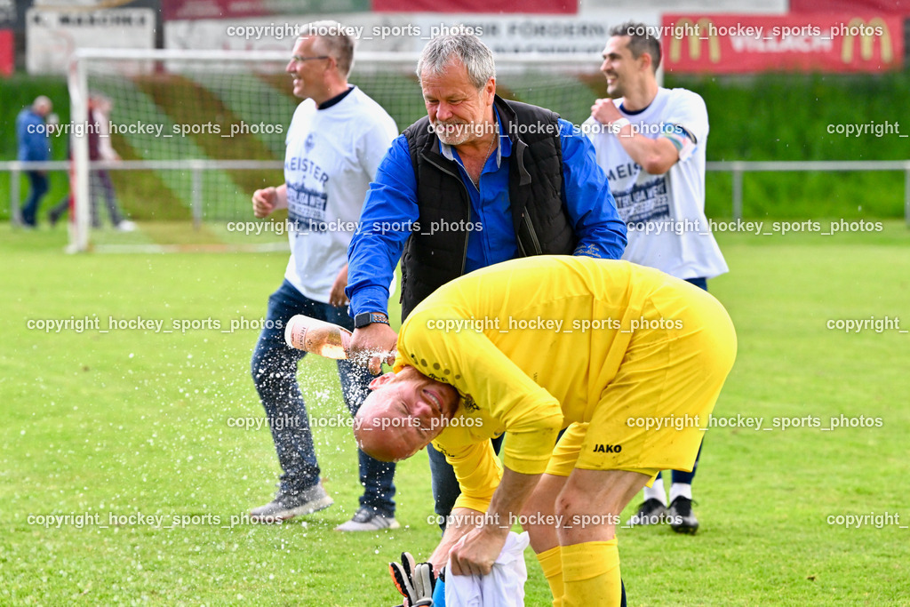 ATUS Velden Meisterfeier 2023 20.5.2023 | #31 Alexander Kofler, Sekt Dusche