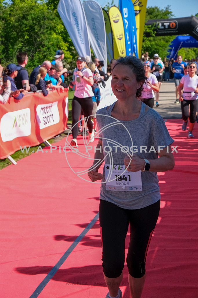 ..... | LINZ,AUSTRIA,27.April 24, Int. 3 Brückenlauf Linz  , Image shows: Photo: WAPICS / Michael ring