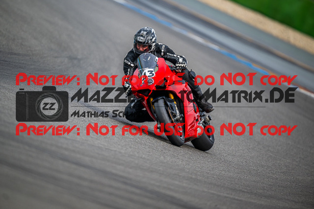 MaZZes_FotoMatrix_230410_900 | ROT