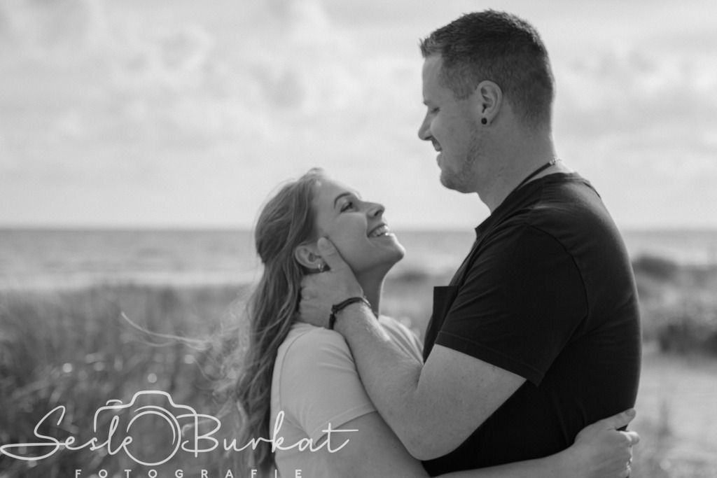 20250911-IMG_9928 | Authentische, natürliche und emotionale Fotoshootings auf der Nordseeinsel Föhr. Als Fotografin halte ich deine schönsten Momente in einzigartigen Neugeborenen-, Familien-, Paar- und Einzelshootings fest. Jetzt einen Termin vereinbaren!