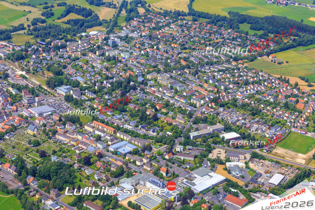 Die Luftaufnahme der Stadt Wunsiedel wurde vom UL-Flugzeug heraus erstellt ( keine Drohne )- hohe Auflösung für beste Qualität